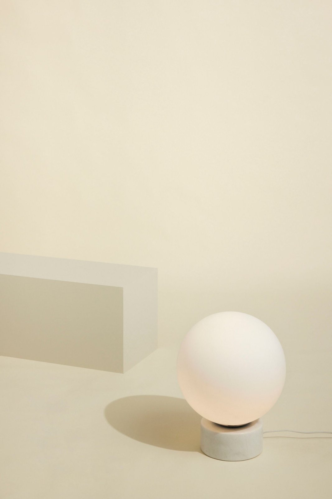 Hübsch Sphere Golvlampa, Vit - Azalea Home
