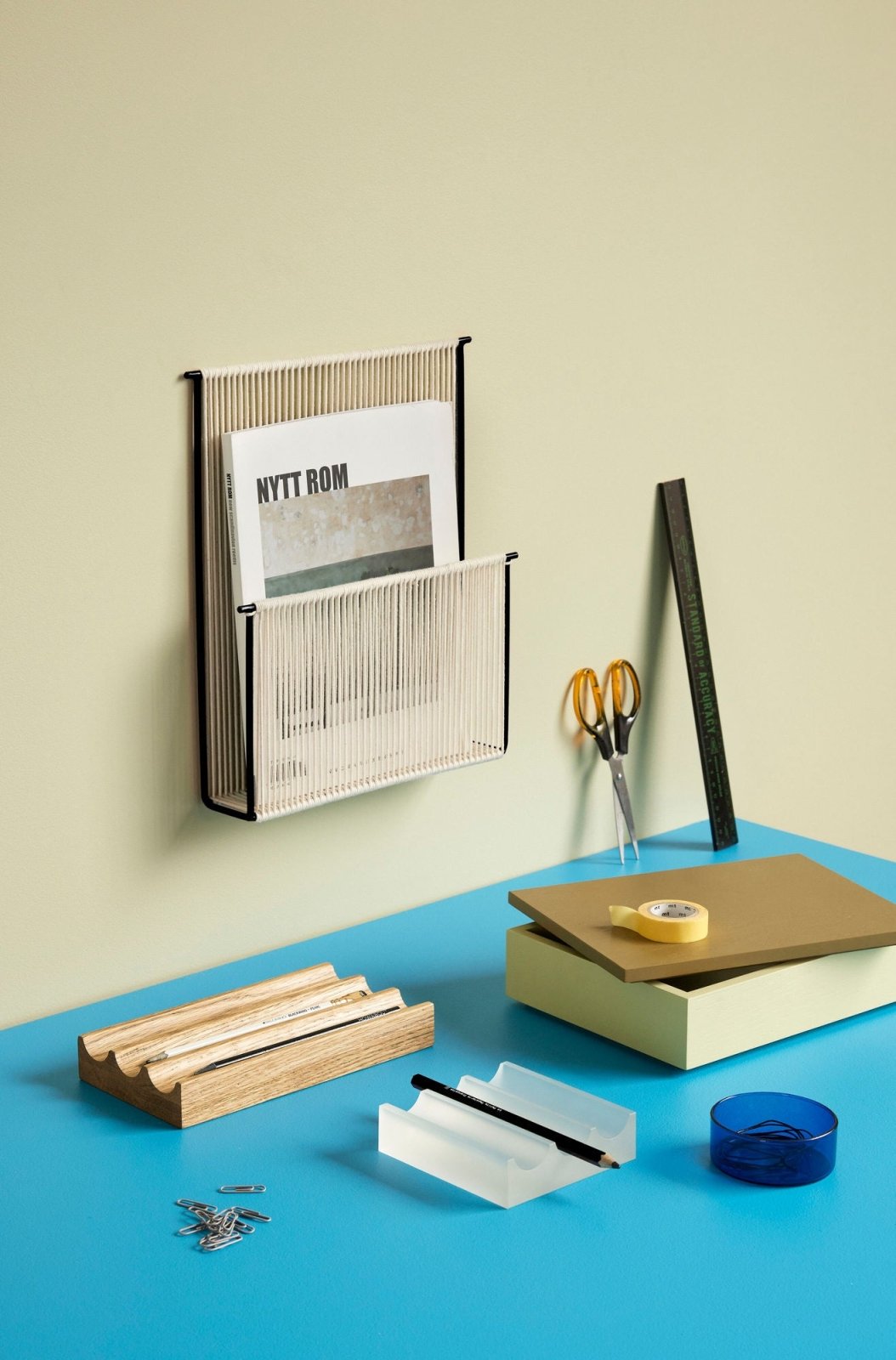 Hübsch String Tidningshållare, Svart - Azalea Home