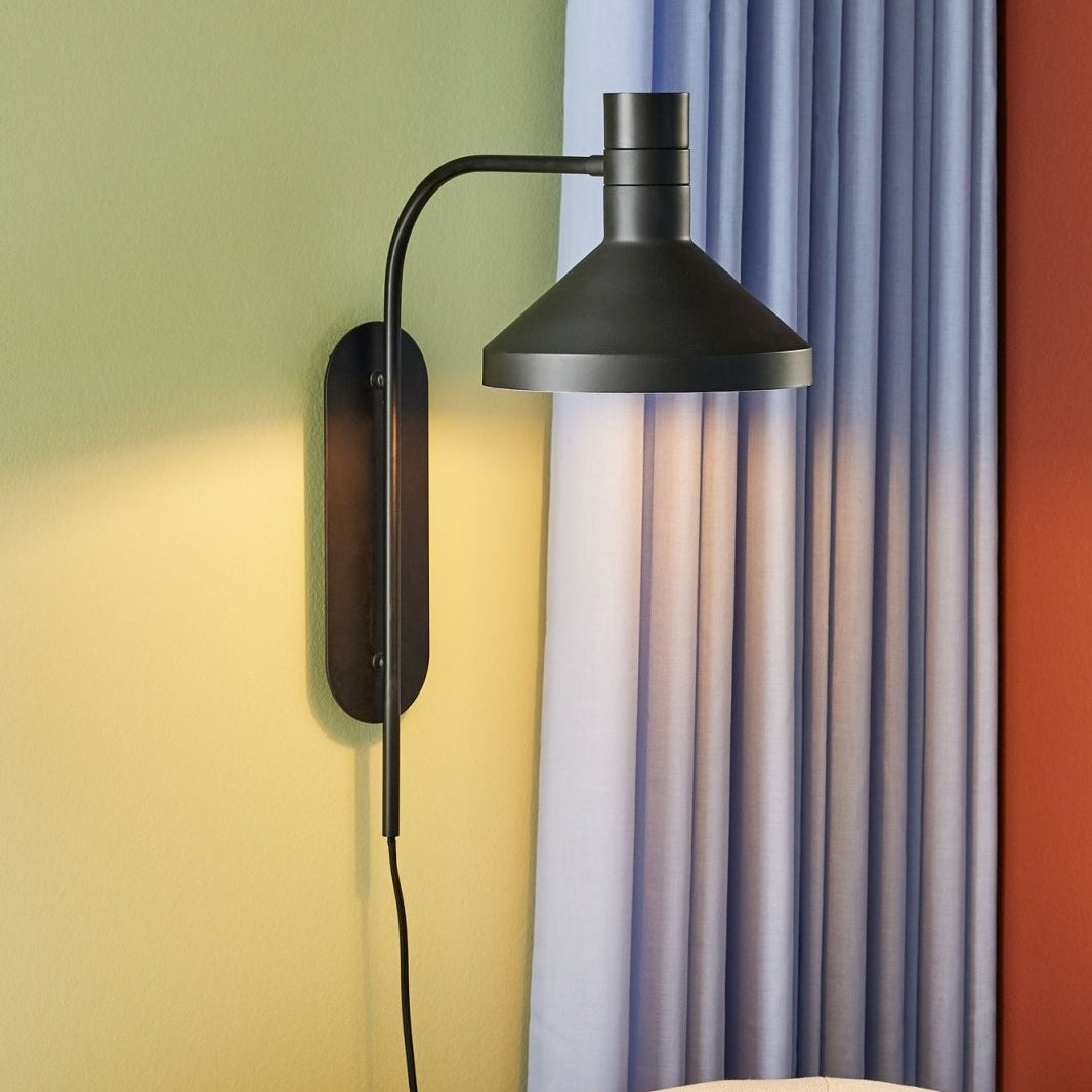Hübsch Studio Vägglampa, Svart - Azalea Home