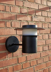 Hübsch Suburb Fasadlampa Svart - Azalea Home