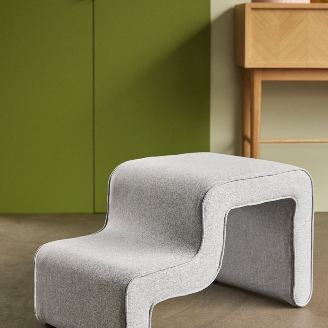 Hübsch Wave Sittpuff Grå - Azalea Home