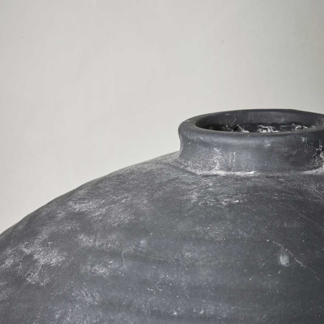 Lene Bjerre Catia vas H57, Antiksvart - Azalea Home