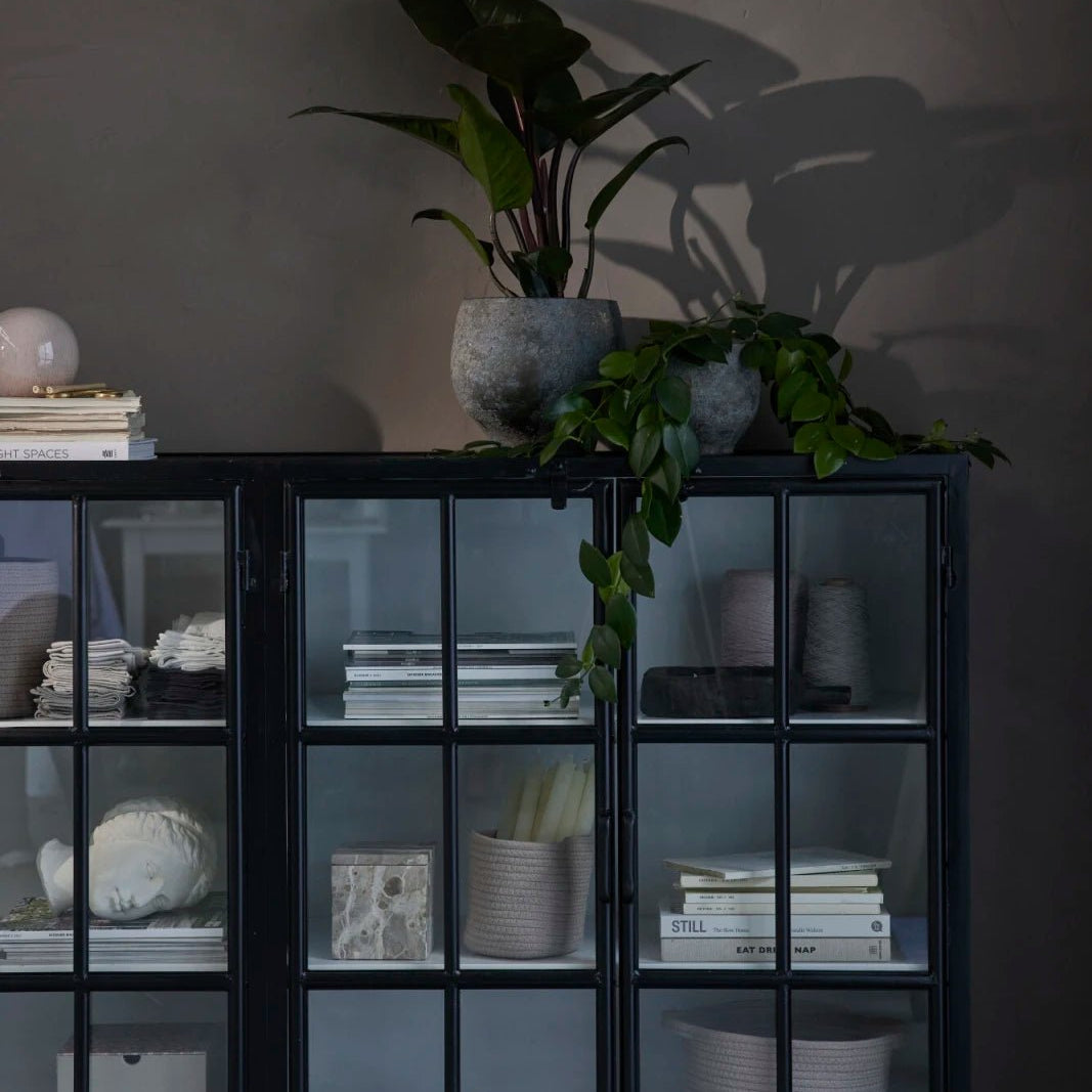 Lene Bjerre Depot Vitrinskåp 110x170, Svart - Azalea Home