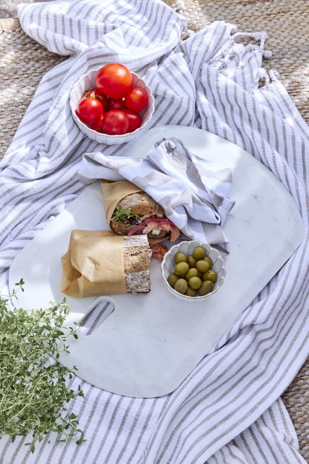 Lene Bjerre Ellia skärbräda 45x30 Marmor, Vit - Azalea Home