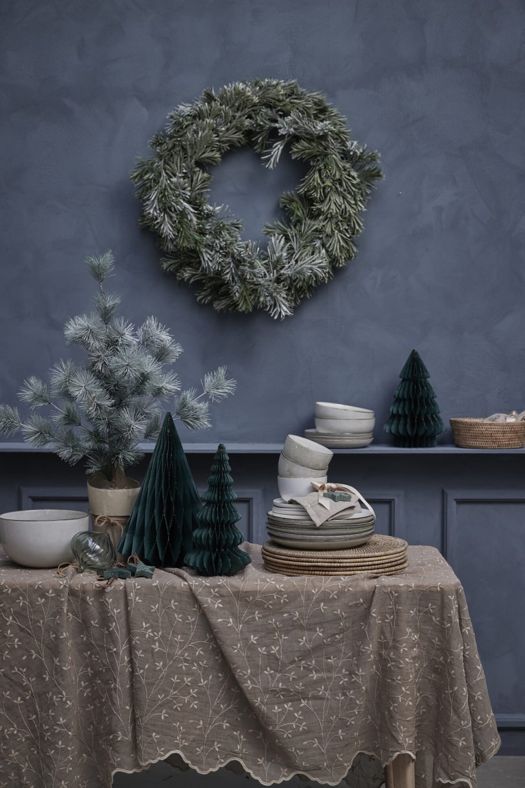 Lene Bjerre Eloise duk 320x160, Mörkgrå - Azalea Home