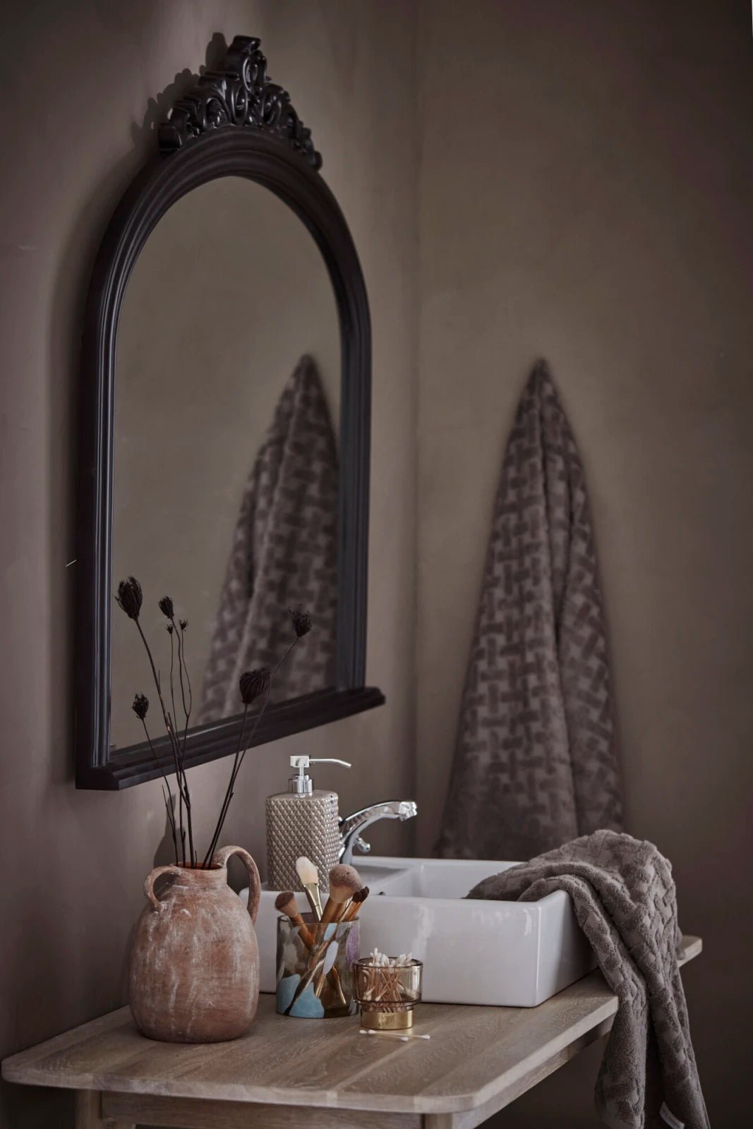 Lene Bjerre Halene spegel H108xW91, Svart - Azalea Home