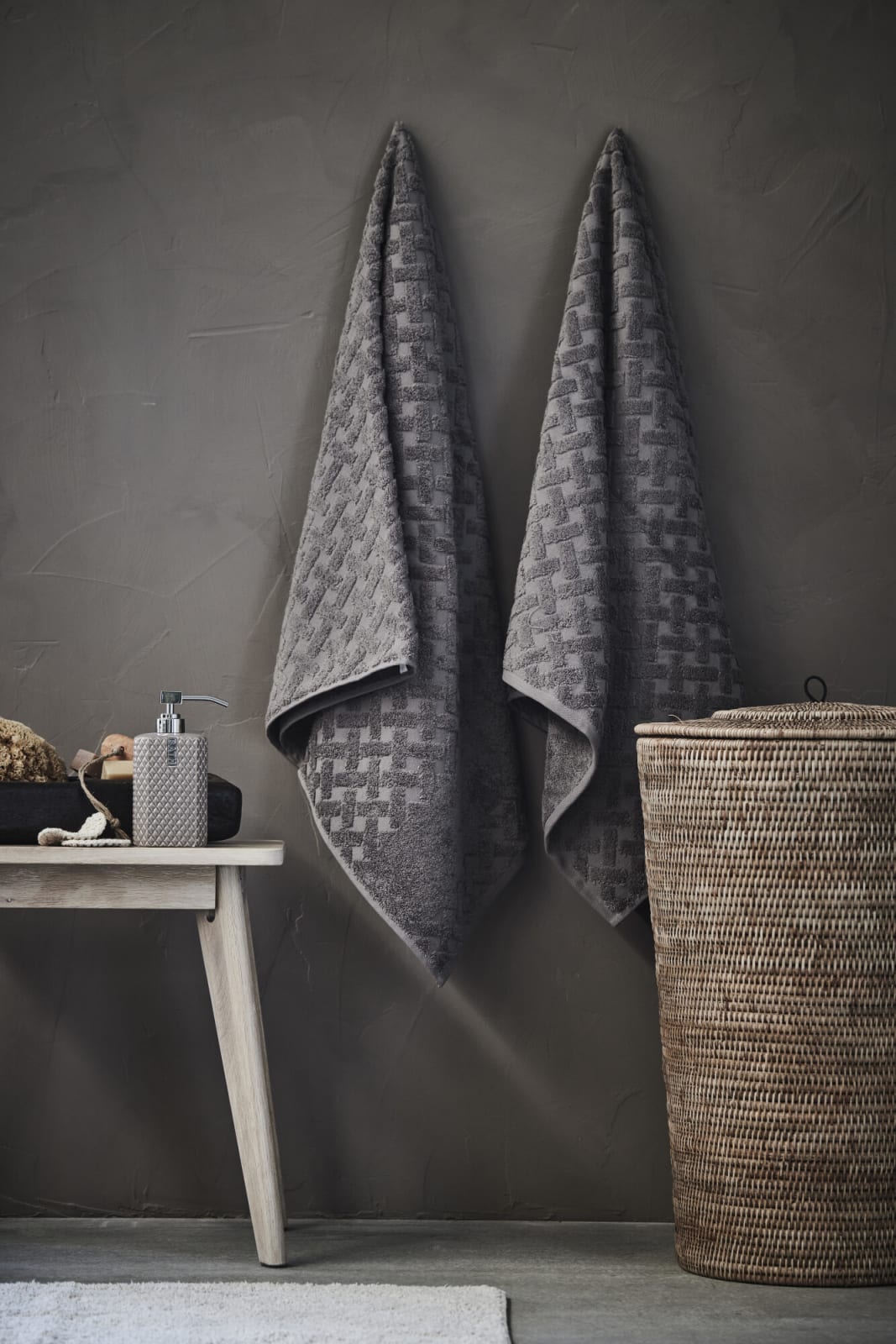 Lene Bjerre Marion dispenser H17,5 Mörkgrå / Silver - Azalea Home