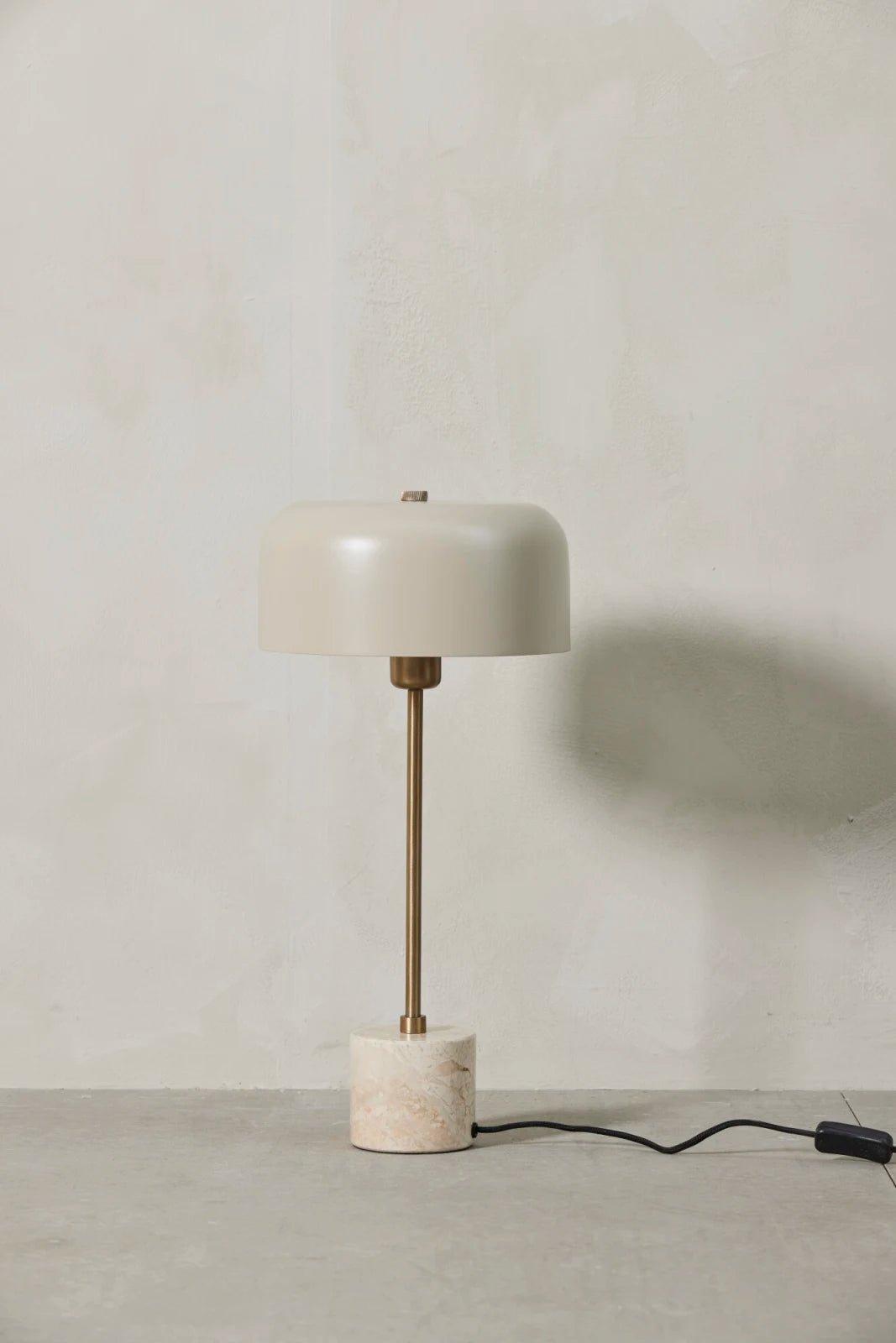 Lene Bjerre Sofillia Bordslampa H53, Linen / guld - Azalea Home