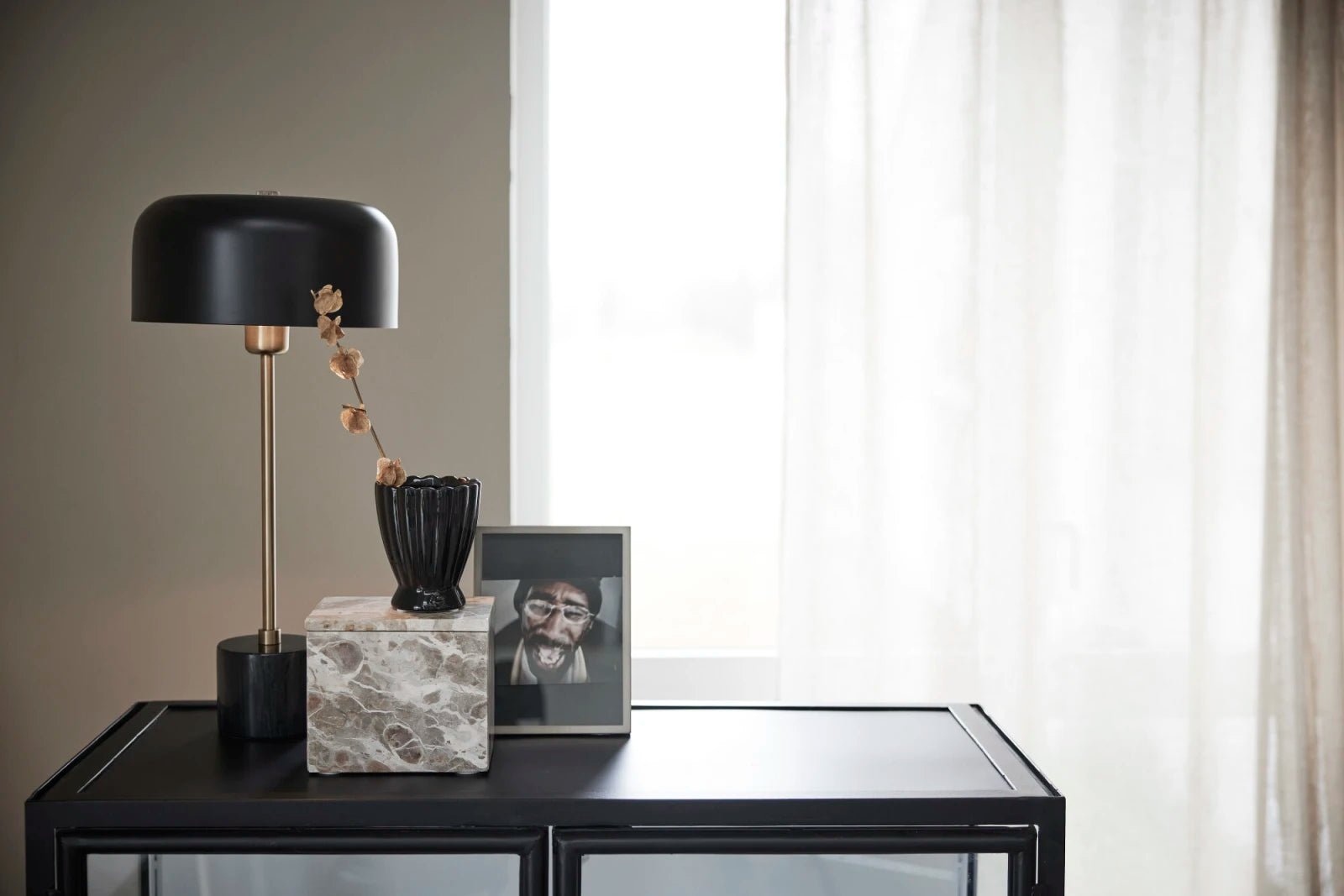 Lene Bjerre Sofillia Bordslampa H53, Svart / guld - Azalea Home