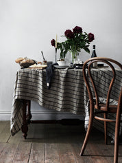 Lovely Linen MISTY Duk Stripe 145X300, Svart - Azalea Home