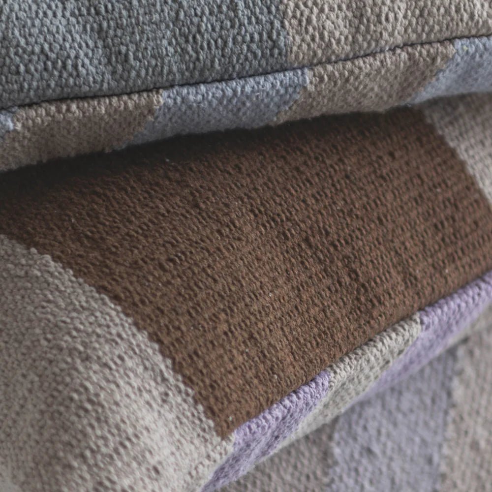 Mette Ditmer ACROSS Kuddfodral 40x60, Ljus lila - Azalea Home