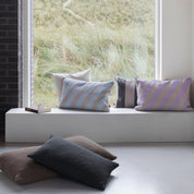 Mette Ditmer ACROSS Kuddfodral 40x60, Ljus lila - Azalea Home