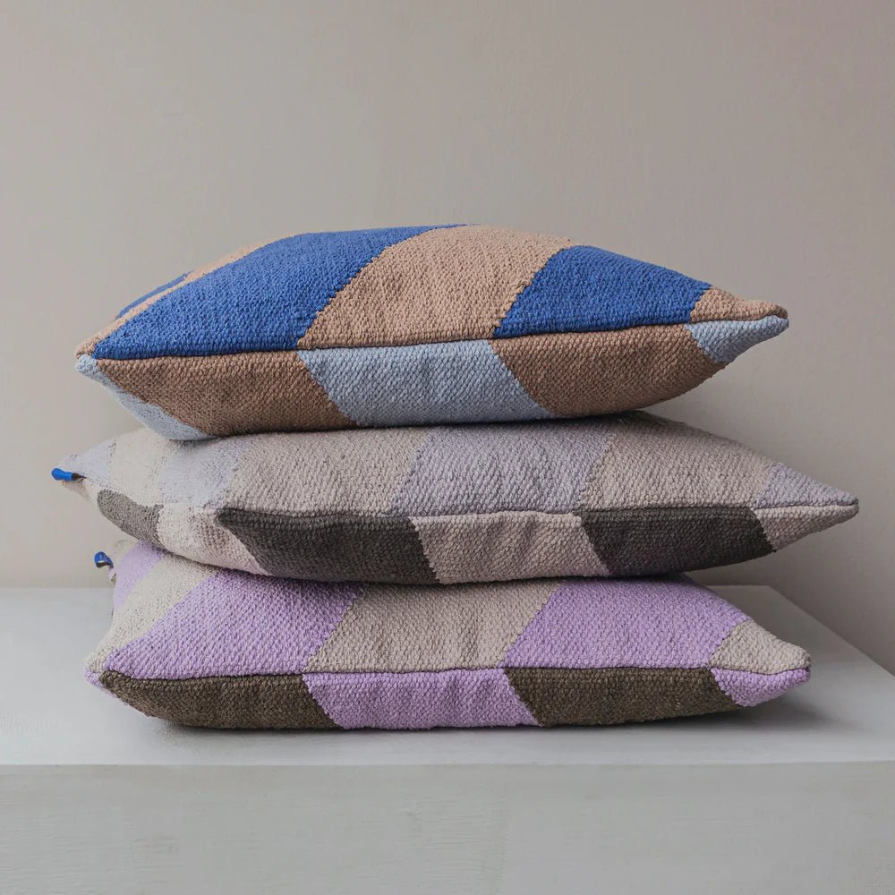 Mette Ditmer ACROSS Kuddfodral 50x50, Ljus lila - Azalea Home