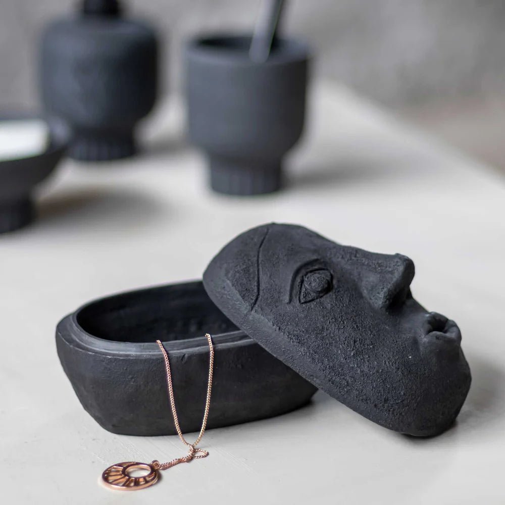 Mette Ditmer ART PIECE Face Burk, Svart - Azalea Home