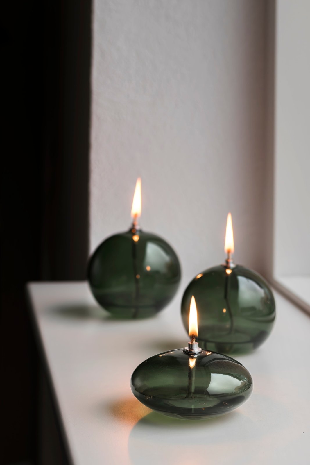 Mette Ditmer AURA Oljelampa, Dark forest - Azalea Home