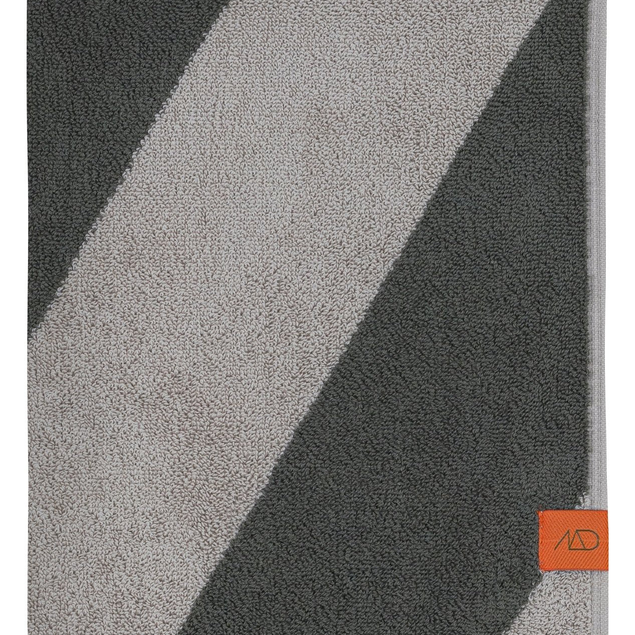 Mette Ditmer DIAGONAL Badhandduk 70x133, Dark olive - Azalea Home