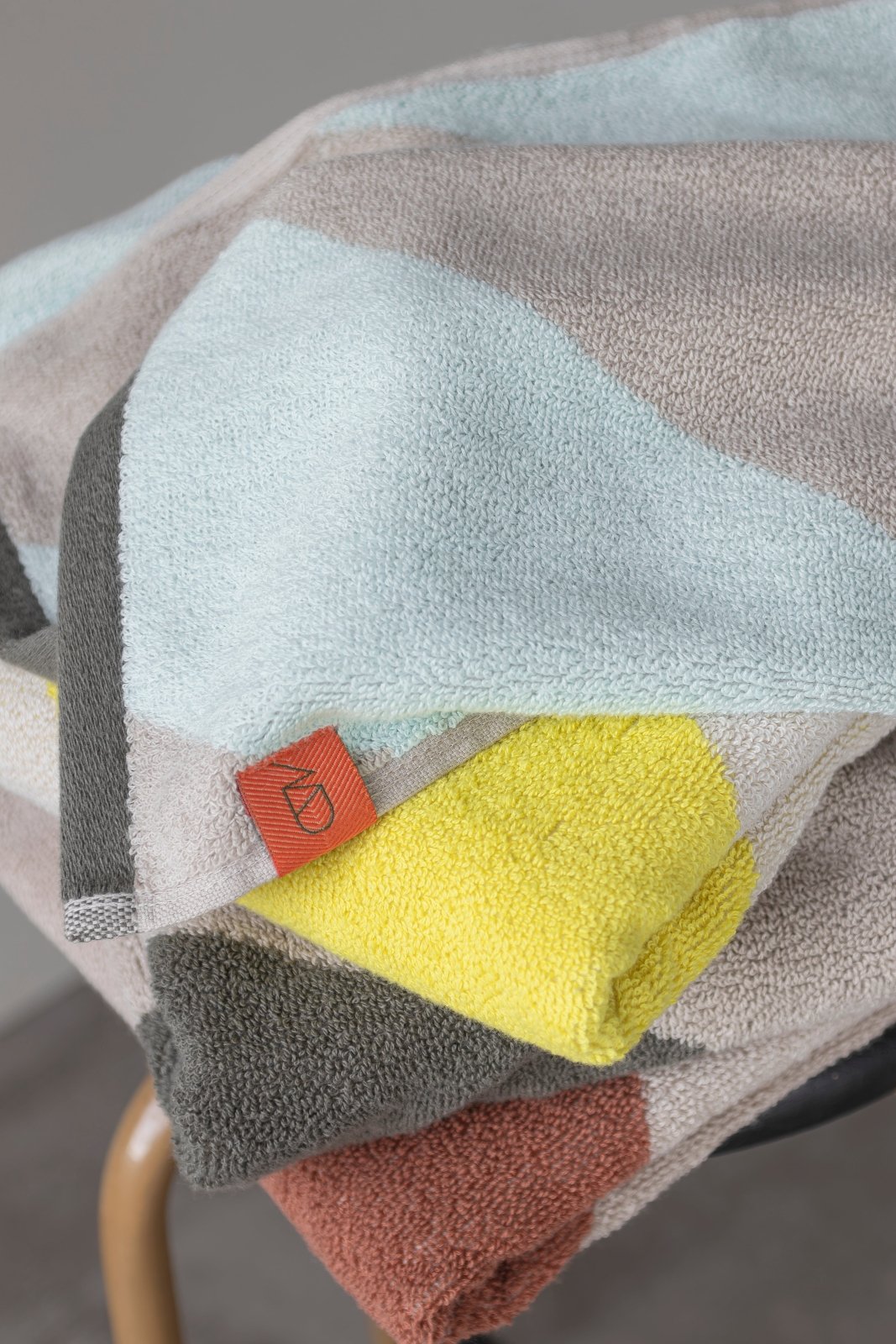 Mette Ditmer DIAGONAL Badhandduk 70x133, Gul - Azalea Home