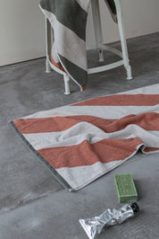 Mette Ditmer DIAGONAL Badrumsmatta 50x80, Brick - Azalea Home