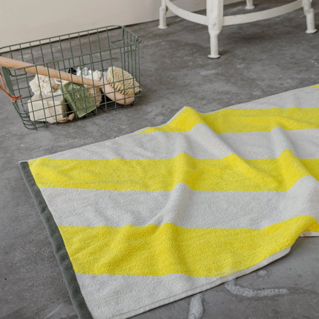 Mette Ditmer DIAGONAL Badrumsmatta 50x80, Gul - Azalea Home