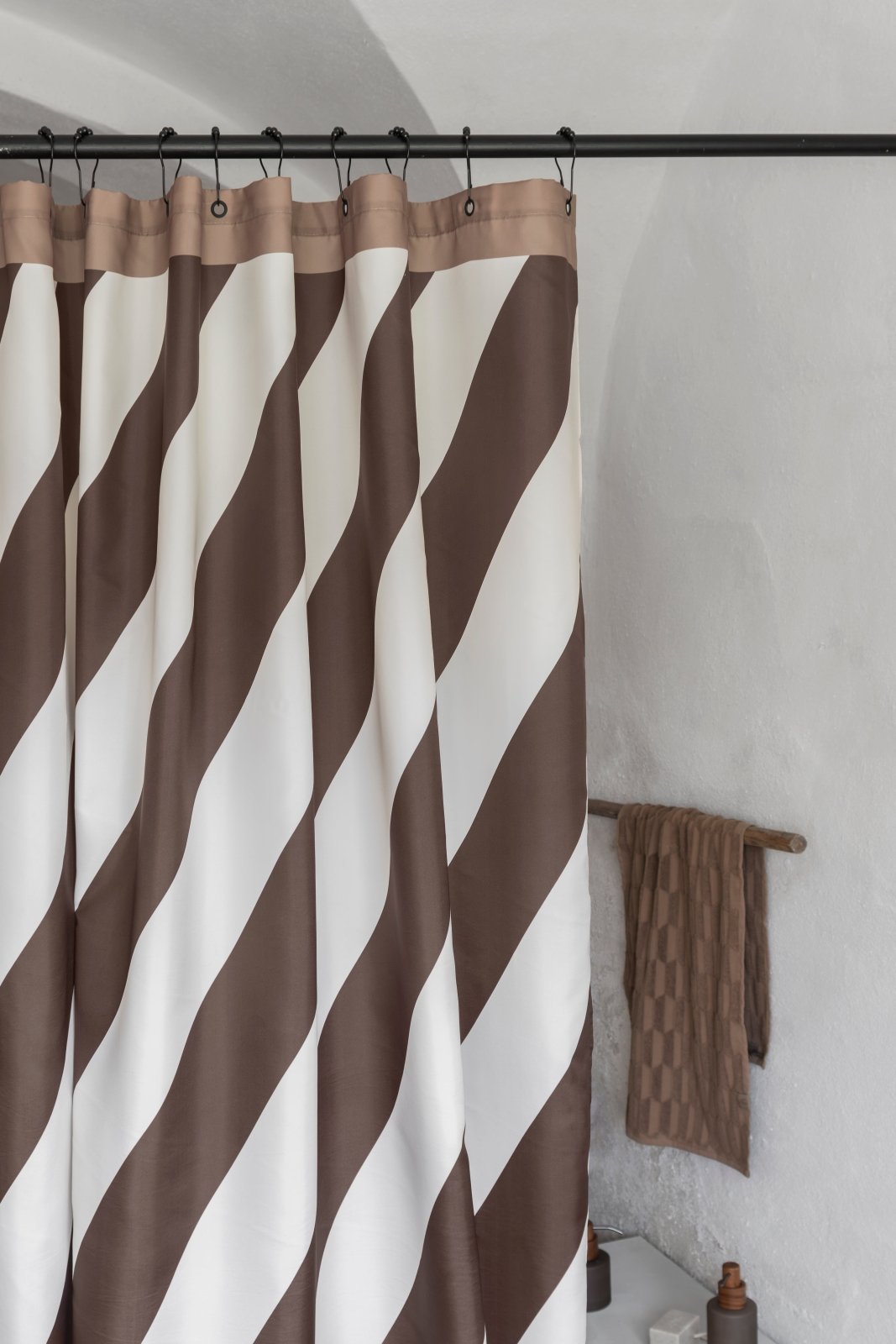 Mette Ditmer DIAGONAL Duschdraperi 150x200, Chocolate - Azalea Home