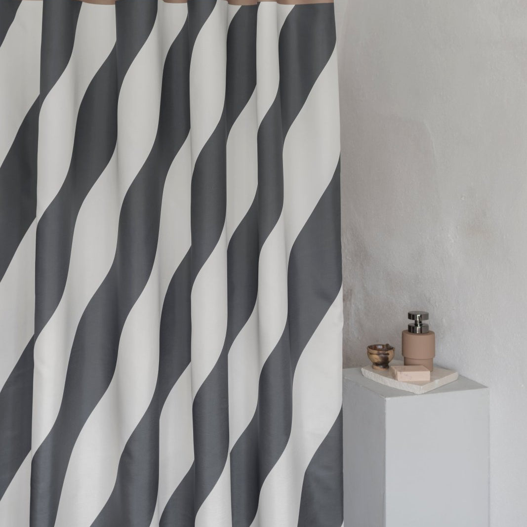 Mette Ditmer DIAGONAL Duschdraperi 150x200, Mörkgrå - Azalea Home