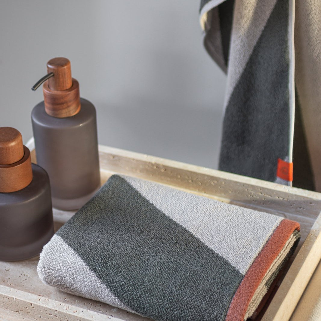 Mette Ditmer DIAGONAL Gästhandduk 2 - pack 40x55, Dark olive - Azalea Home
