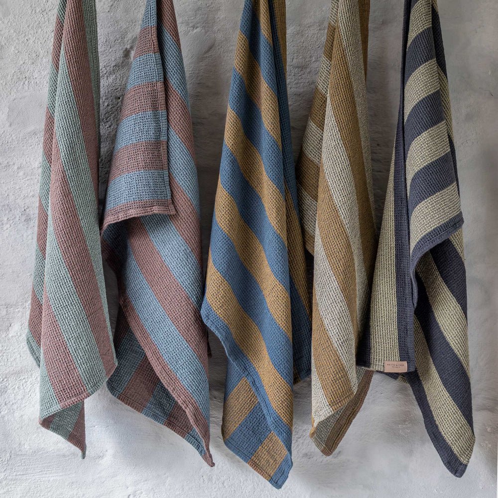 Mette Ditmer ELVIRA Kökshandduk 50x70, Slate blue - Azalea Home