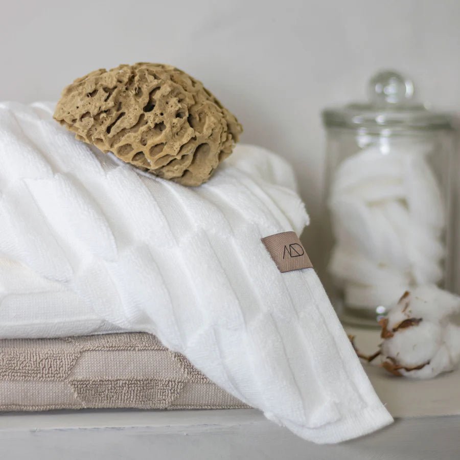 Mette Ditmer GEO Badrumsmatta 50x80, Off - white - Azalea Home