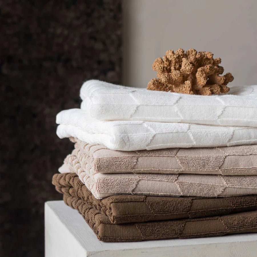 Mette Ditmer GEO Gästhandduk 2 - pack 35x55, Chocolate - Azalea Home