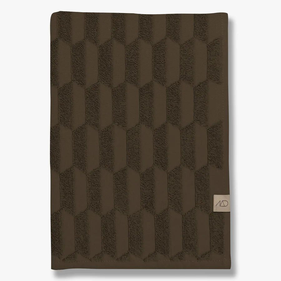 Mette Ditmer GEO Handduk 50x90, Chocolate - Azalea Home