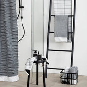 Mette Ditmer GRID Badhandduk 70x140, Svart / Off - white - Azalea Home