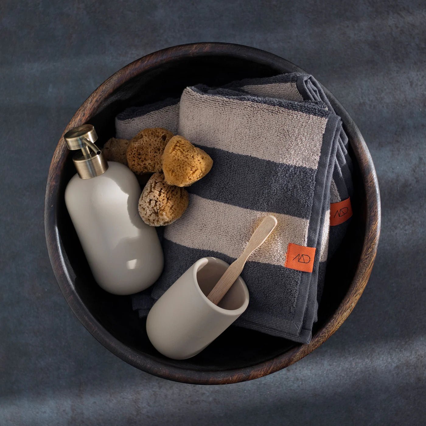 Mette Ditmer LOTUS Tandborstmugg, Sand - Azalea Home