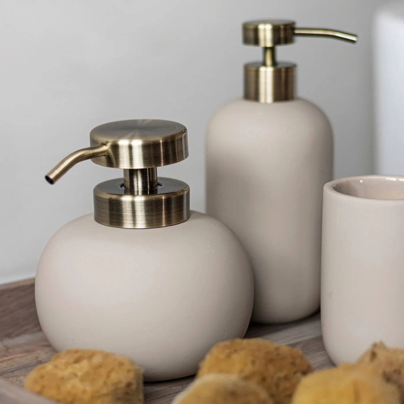 Mette Ditmer LOTUS Tvålpump, Sand - Azalea Home