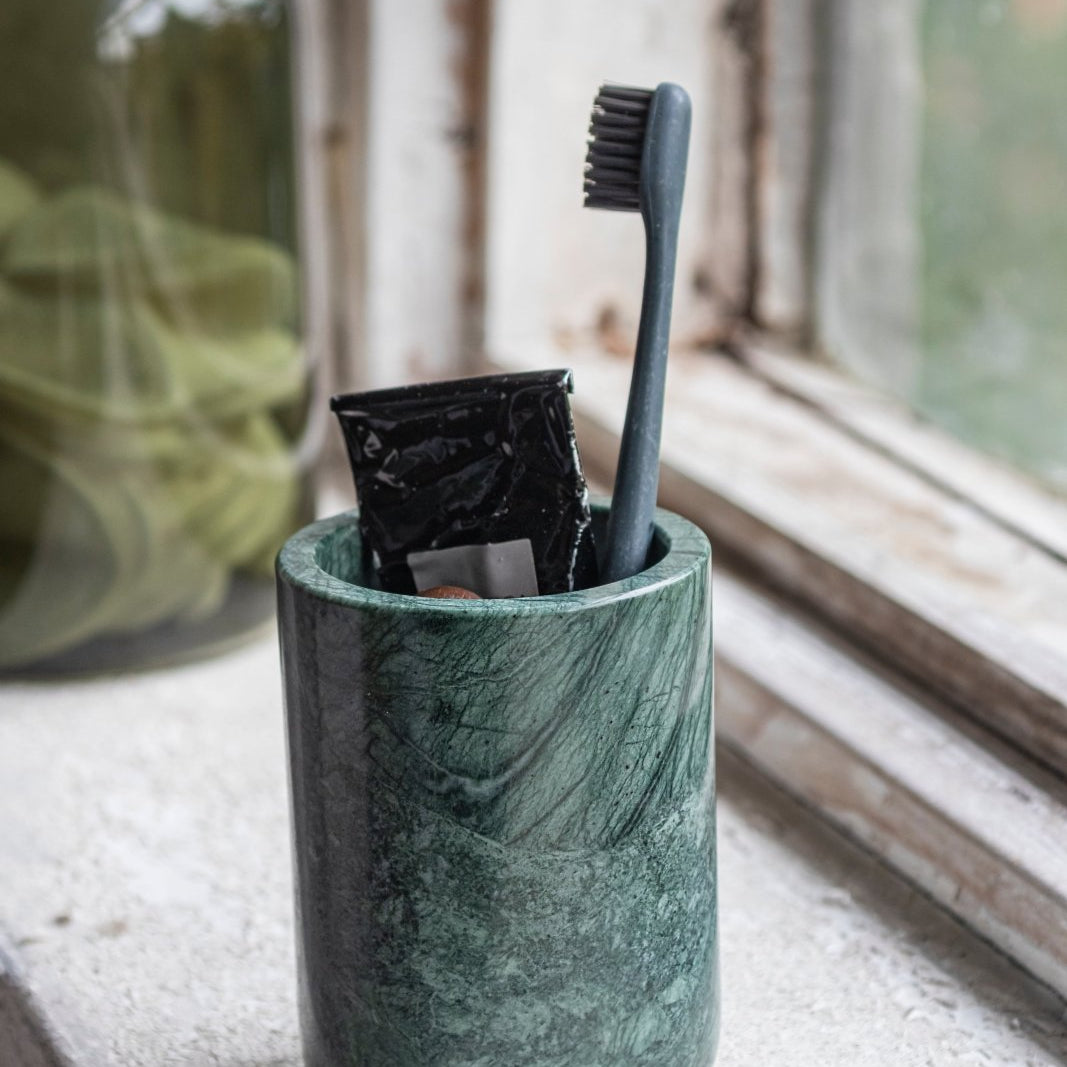 Mette Ditmer MARBLE Tandborstmugg, Dark forest - Azalea Home