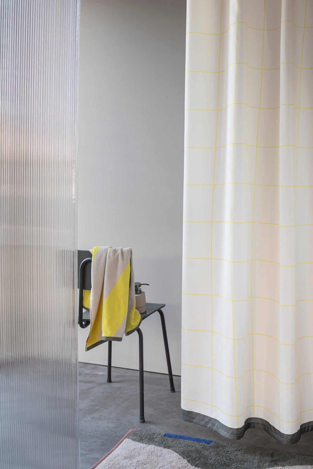 Mette Ditmer MESH Duschdraperi 150x200, Gul - Azalea Home