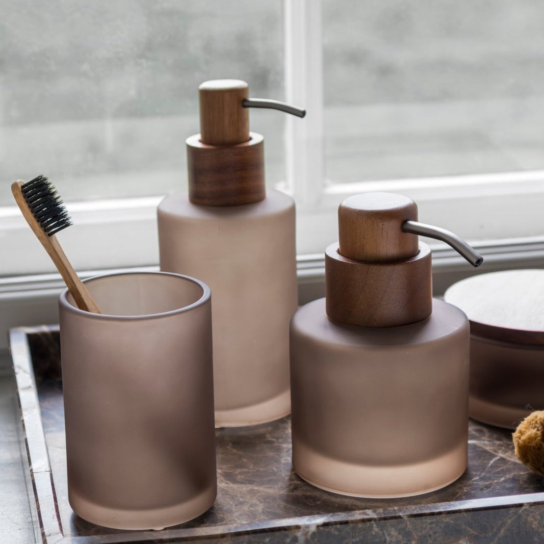 Mette Ditmer MODEST Tandborstmugg, Valnöt - Azalea Home