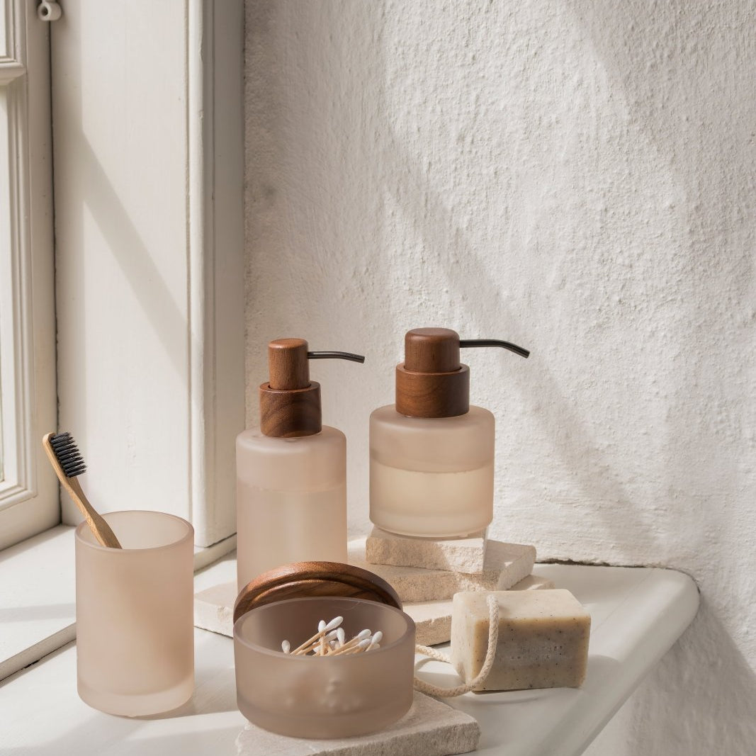 Mette Ditmer MODEST Tvålpump, Kit - Azalea Home