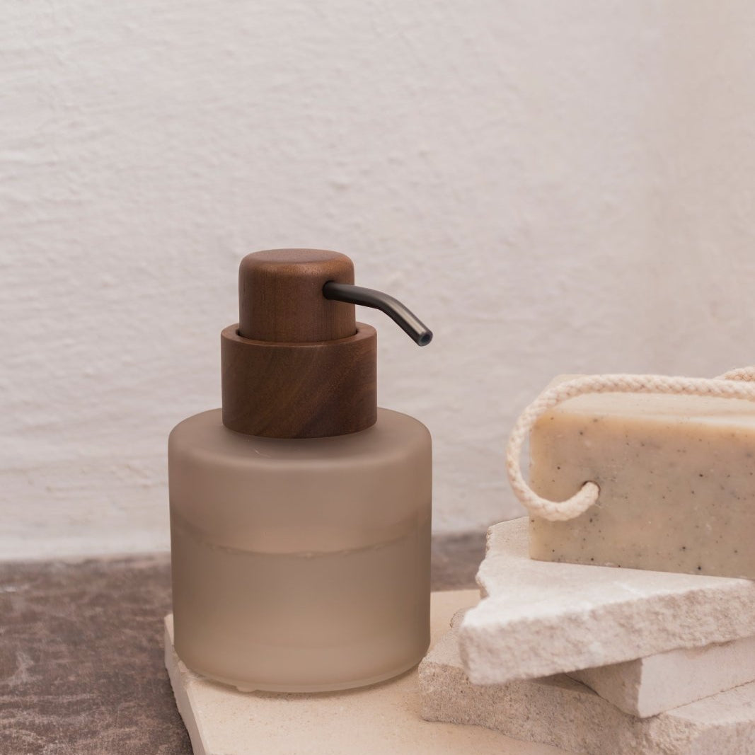 Mette Ditmer MODEST Tvålpump, Kit - Azalea Home