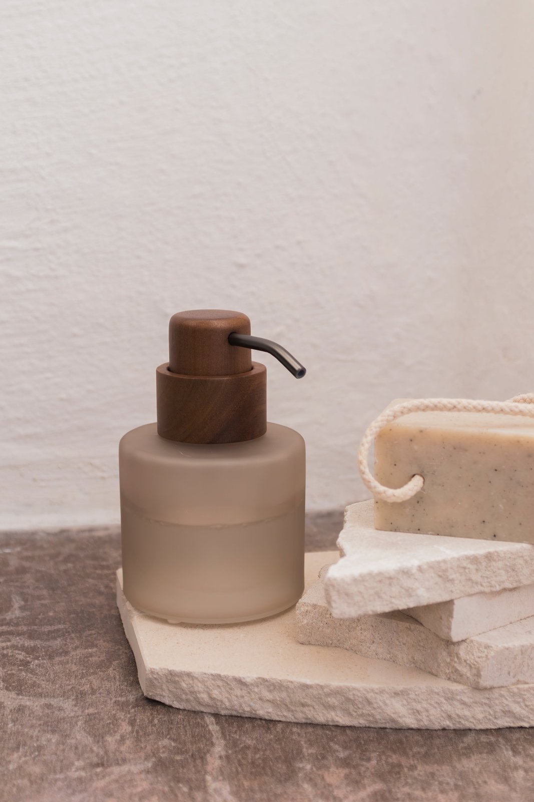 Mette Ditmer MODEST Tvålpump, Kit - Azalea Home
