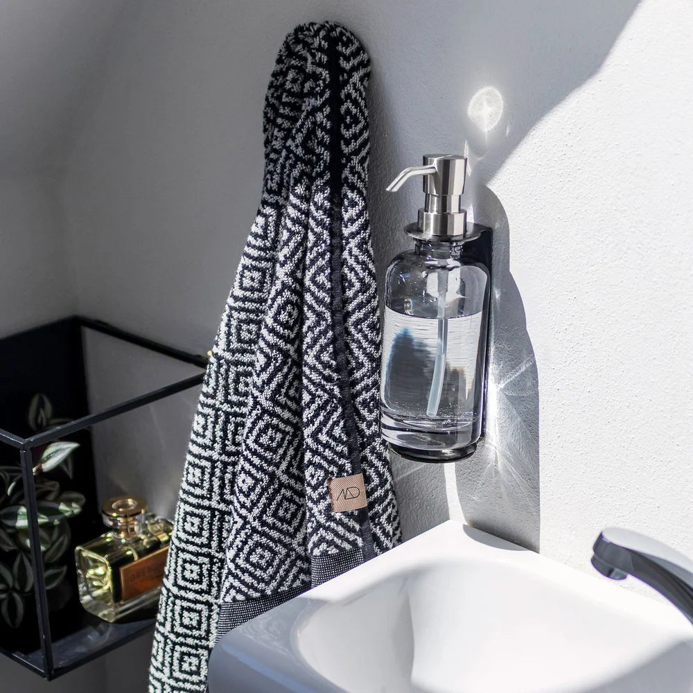 Mette Ditmer MOROCCO Badhandduk 70x140, Svart/vit - Azalea Home