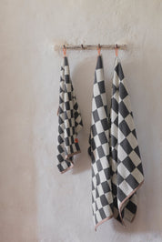 Mette Ditmer RETRO Handduk 50x90, Chocolate - Azalea Home