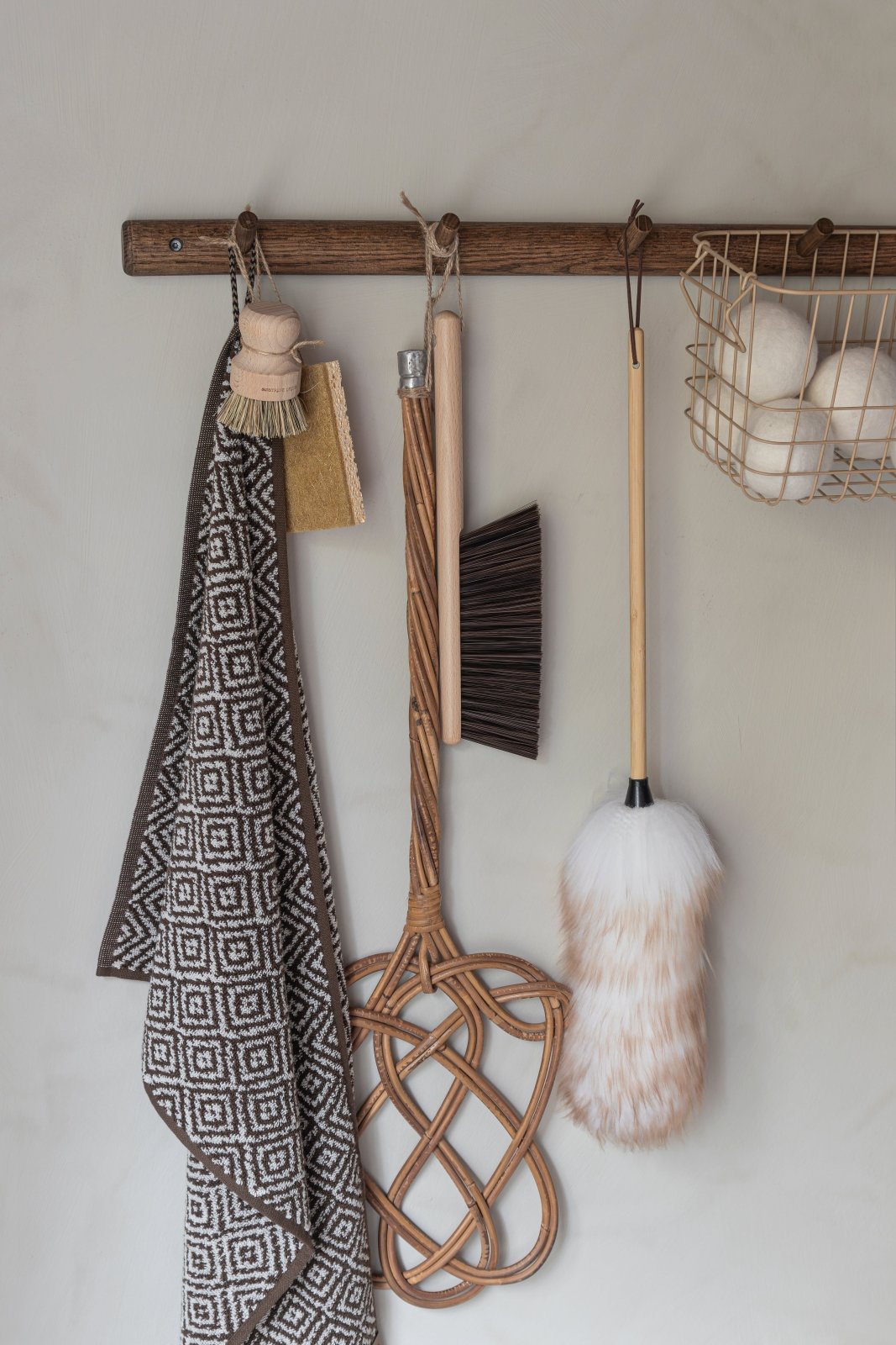 Mette Ditmer ROOTS Klädhängare, Dark oiled - Azalea Home