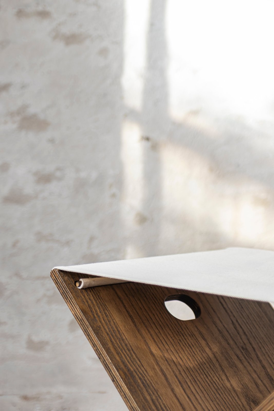 Mette Ditmer ROOTS Pall hopfällbar, Dark oiled - Azalea Home
