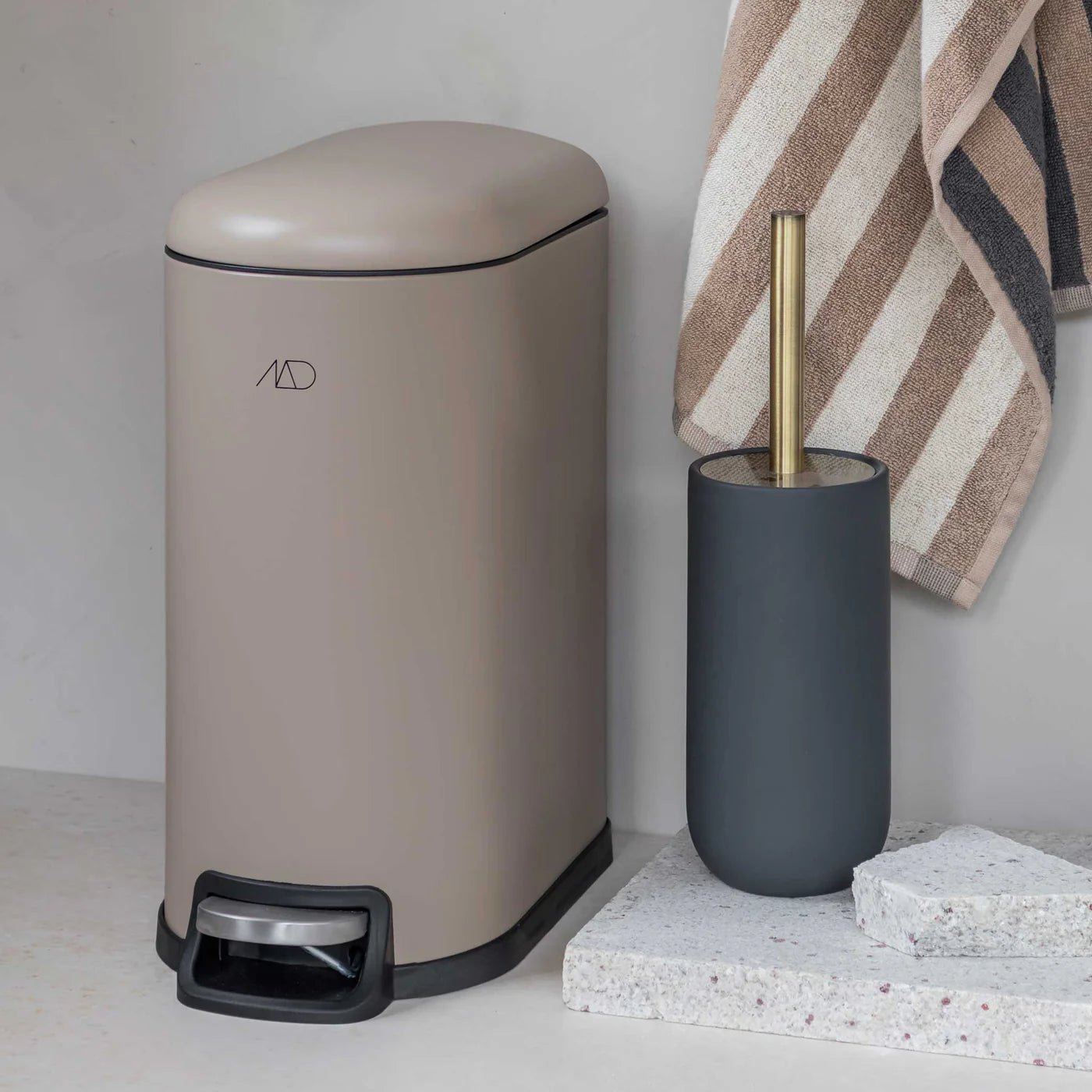 Mette Ditmer WALTHER Pedalhink, Sand - Azalea Home
