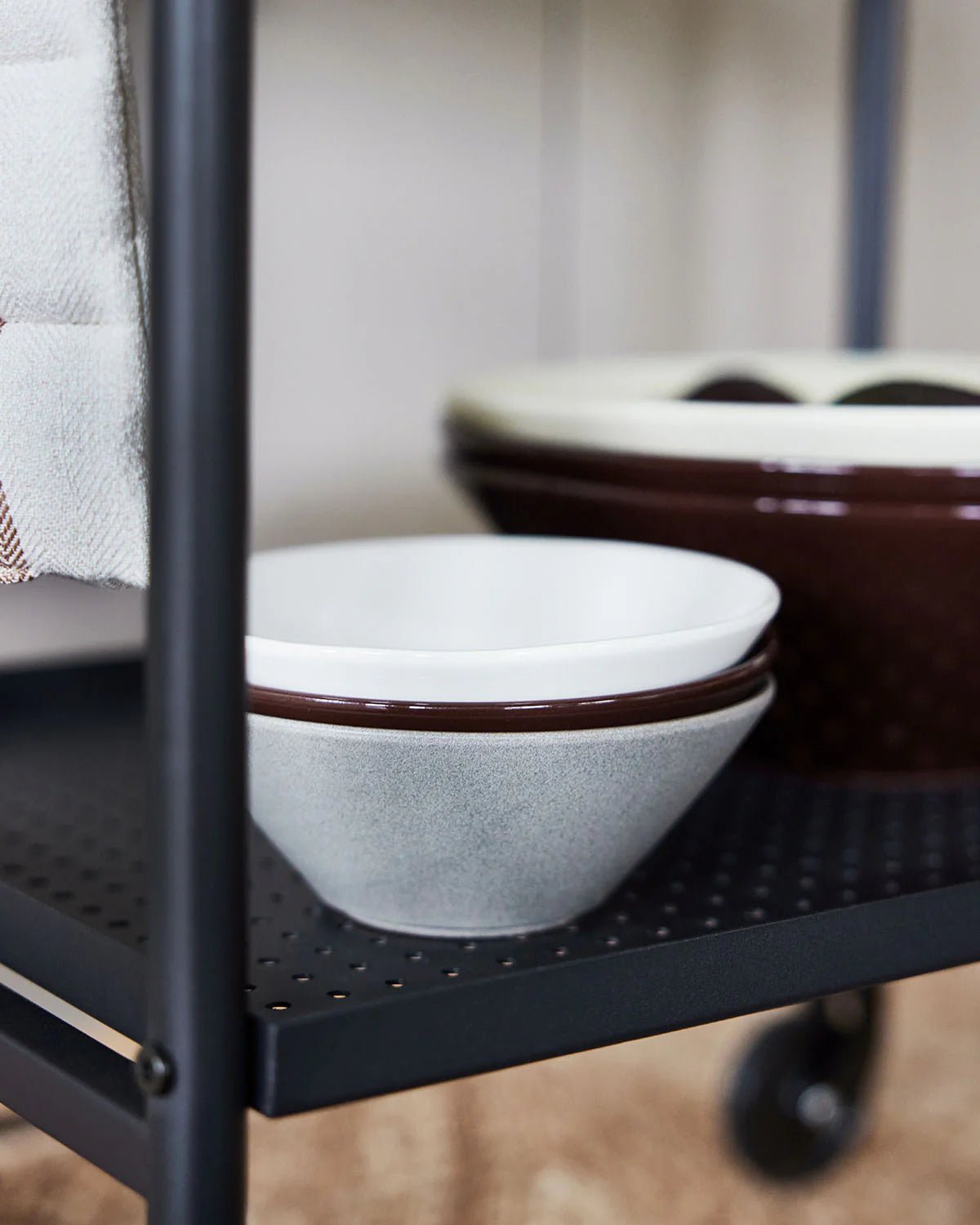 OYOY LIVING Maki Serveringsvagn, Svart - Azalea Home