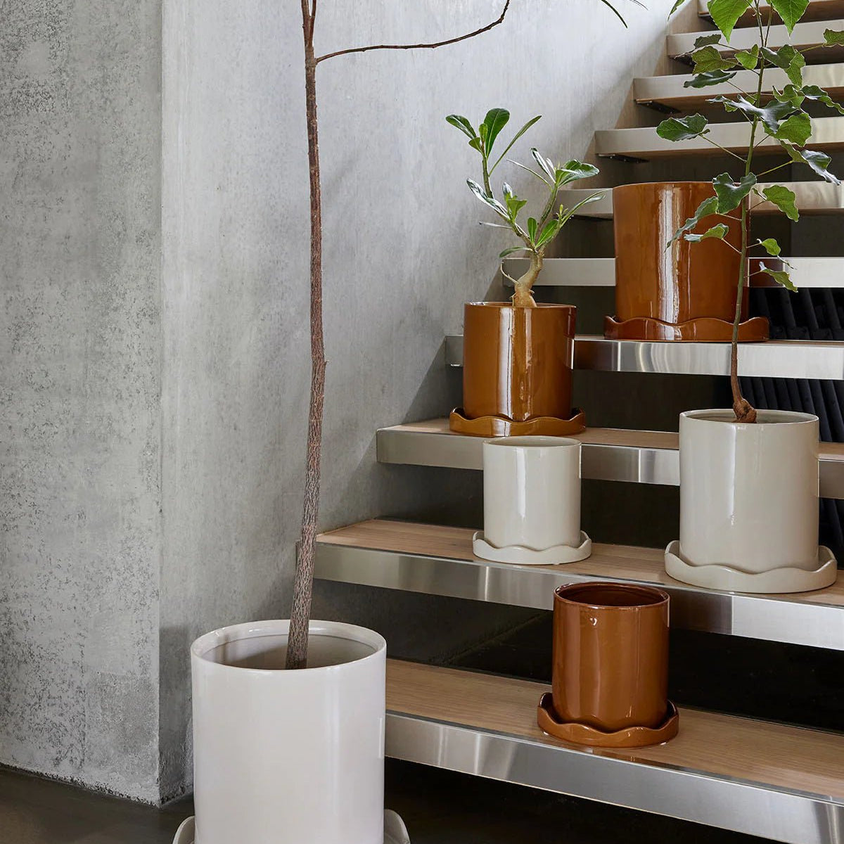 OYOY LIVING Nami Kruka med Fat Ø22cm, Vit - Azalea Home