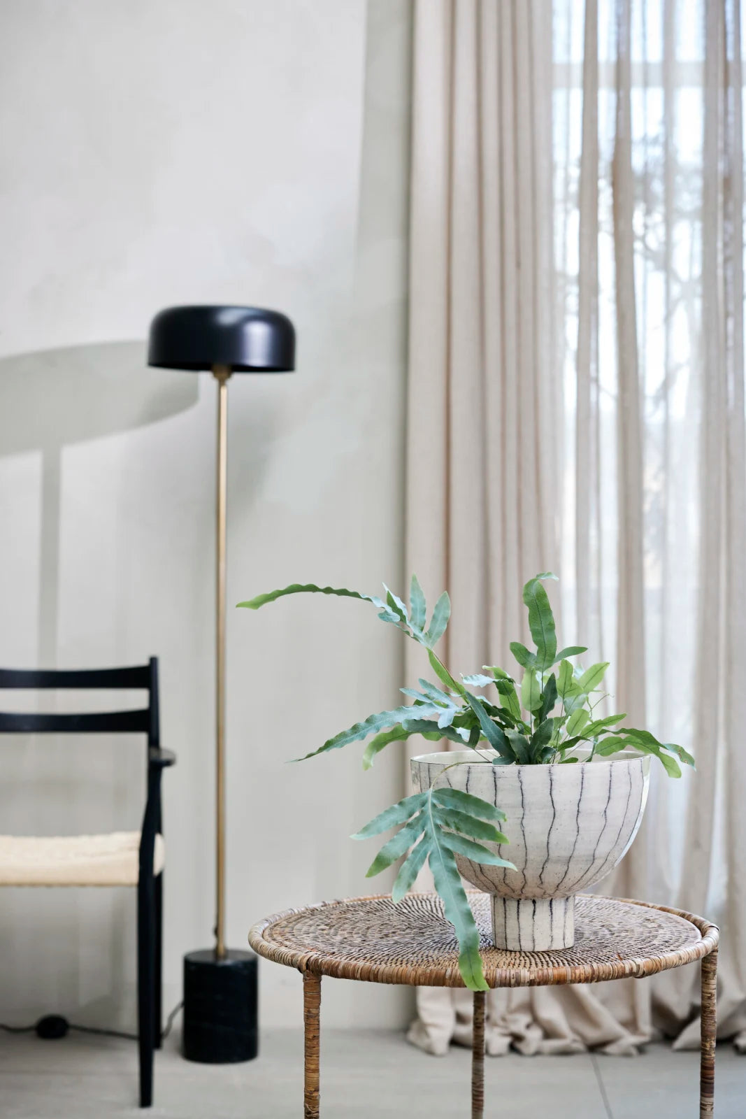 Sofillia golvlampa H150cm marmor, Svart