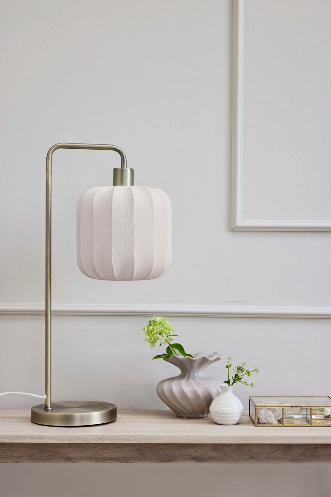 Sashie bordslampa, Linen / Guld