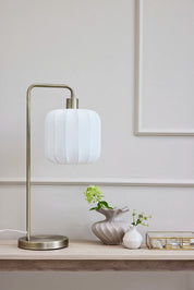 Sashie bordslampa, Vit / Guld