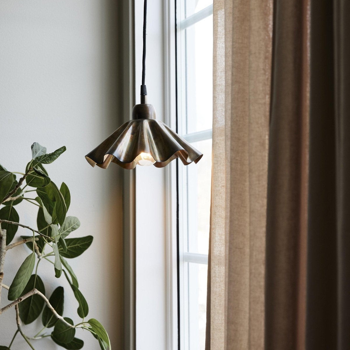 PR Home Aira fönsterlampa Oil brass 25cm - Azalea Home